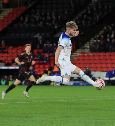 September 27th 2022 ; Bramall Lane, Sheffield, Yourkshire, England. International U-21 friendly football, England versus Germany: England s Harvey Elliott mishits a volley  ActionPlus12430805 LeexParker