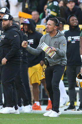 GREEN BAY, WI - OCTOBER 02: Green Bay Packers head coach Matt LaFleur reacts to a third down stop during a game between the Green Bay Packers and the New England Patriots at Lambeau Field on October 2, 2022 in Green Bay, WI. (Photo by Larry Radloff Icon Sportswire) NFL, American Football Herren, USA OCT 02 Patriots at Packers Icon2210022050