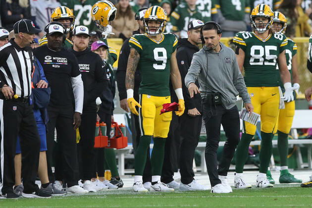 GREEN BAY, WI - OCTOBER 02: Green Bay Packers head coach Matt LaFleur throws a challenge flag during a game between the Green Bay Packers and the New England Patriots at Lambeau Field on October 2, 2022 in Green Bay, WI. (Photo by Larry Radloff Icon Sportswire) NFL, American Football Herren, USA OCT 02 Patriots at Packers Icon2210023676