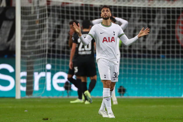 xMHx Champions League Eintracht Frankfurt Tottenham Hotspur on 04 10 2022 at Deutsche Bank Park in Frankfurt Rodrigo Bentancur Tottenham 30 dissatisfied, disappointed, disappointed, depressed MH