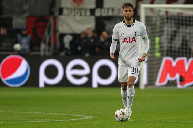 xMHx Champions League Eintracht Frankfurt Tottenham Hotspur on 04 10 2022 at Deutsche Bank Park in Frankfurt Rodrigo Bentancur Tottenham 30 on the ball MH