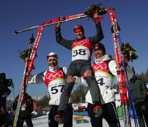 SAN SICARIO 2006 02 11 Fr v Norways Halvard Hanevold took bronze, Germanys Michael Greis took Gold and Norways Ole Einar Björndalen took silver during the mens individual biathlon 20 km in San Sicario on Saturday February 11, during the Winter Olympics in Turin SAN SICARIO ITALY Olympics x10260x  Copyright: xHenrikxMontgomeryx xTTx 10060