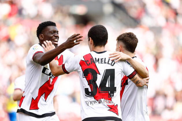 October 22, 2022, MADRID, MADRID, SPAIN: Sergio Camello of Rayo Vallecano celebrates a goal during the spanish league, La Liga Santander, football match played between Rayo Vallecano and Cadiz CF at Estadio de Vallecas on October 22, 2022, in Madrid, Spain. MADRID SPAIN - ZUMAa181 20221022_zaa_a181_052 Copyright: xOscarxJ.xBarrosox