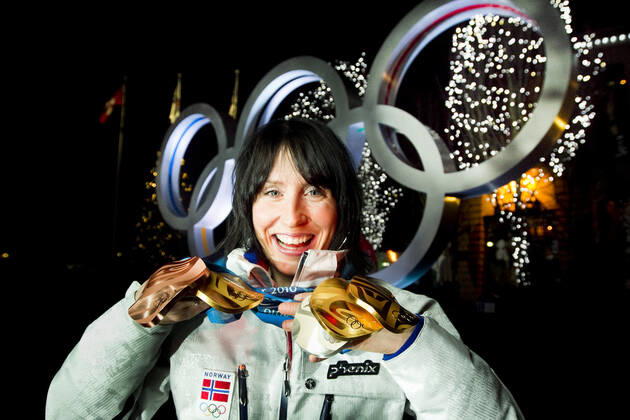 VANCOUVER, WHISTLER, CANADA 20100228 Marit Bjorgen with all the medals she won in cross country skiing in Whistler Olympic Park during the Olympics in Vancouver 2010 Three gold relay, skiathlon, Team Sprint , a silver in the 30 km and a bronze in the 10 km VANCOUVER, WHISTLER CANADA x10550x, Copyright: xJunge,xHeikox OS 2010