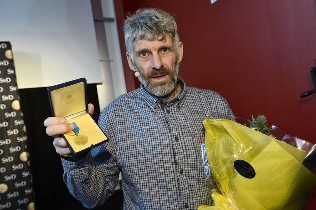 STOCKHOLM 2013 12 03 After 33 years of refusal, ski racer Thomas Wassberg received Svenska Dagbladets bravery gold for 1980 at a ceremony at SvD in Stockholm on Tuesday STOCKHOLM SVERIGE x10090x  Copyright: xClaudioxBrescianix xTTx BRAGDGULDET 1980