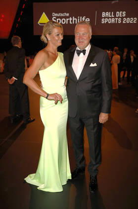 Franziska van Almsick with partner Jürgen B Harder at the 51 Ball des Sports 2022 in the RheinMain CongressCenter Wiesbaden, 16 07 2022 xS.xGabschx xFuturexImage