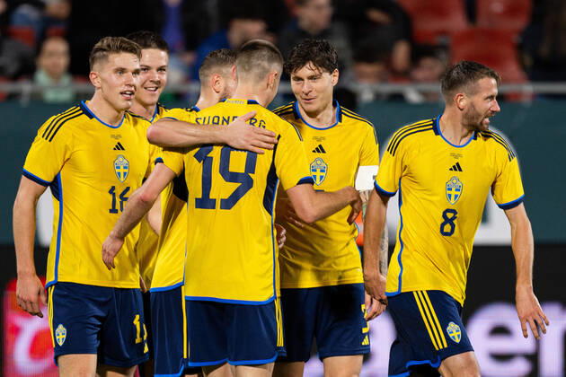 221116 Viktor Gyökeres , Emil Holm , Jesper Karlström , Victor Nilsson Lindelöf, Mattias Svanberg and Marcus RohdÃ n of Sweden celebrate the 0 1 goal during the international friendly football match between Mexico and Sweden on November 16, 2022 in Girona Photo Ludvig Thunman BILDBYRAN code LT LT0441 football football soccer fotball international friendly international friendly mexico sweden sweden sweden a bbeng jubel,  Copyright: LUDVIGxTHUNMAN BB221116LT086