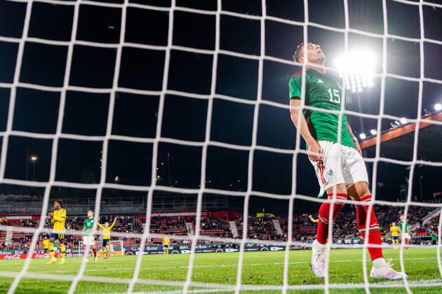 221116 Hector Moreno of Mexico looks dejected after the 0 1 goal during the international friendly football match between Mexico and Sweden on November 16, 2022 in Girona Photo Ludvig Thunman BILDBYRAN code LT LT0441 football football soccer football training international friendly Mexico Sweden Sweden Sweden a bbeng depp,  Copyright: LUDVIGxTHUNMAN BB221116LT132