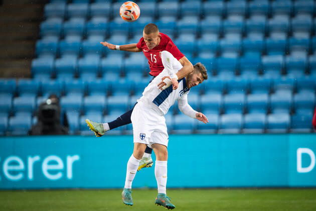 Norway v Finland, football friendly, Oslo, Norway Oslo, Norway. 20th, November 2022. Benjamin Kallman (10) of Finland and Leo Ostigard (15) of Norway seen during the football friendly match between Norway and Finland at Ullevaal Stadion in Oslo. Oslo Norway Copyright: xGonzalesxPhoto Jan-ErikxEriksenx