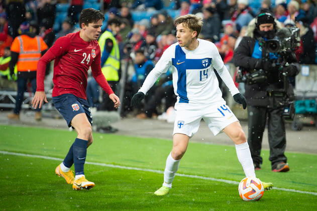 Norway v Finland, football friendly, Oslo, Norway Oslo, Norway. 20th, November 2022. Lucas Lingman (14) of Finland and Hugo Vetlesen (24) of Norway seen during the football friendly match between Norway and Finland at Ullevaal Stadion in Oslo. Oslo Norway Copyright: xGonzalesxPhoto Jan-ErikxEriksenx