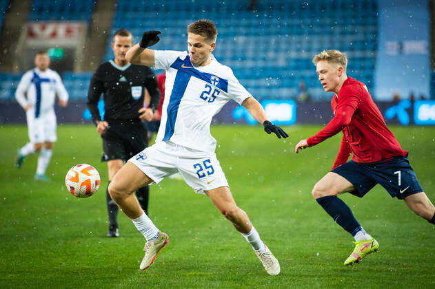 Norway v Finland, football friendly, Oslo, Norway Oslo, Norway. 20th, November 2022. Niilo Maenpaa (25) of Finland seen during the football friendly match between Norway and Finland at Ullevaal Stadion in Oslo. Oslo Norway Copyright: xGonzalesxPhoto Jan-ErikxEriksenx