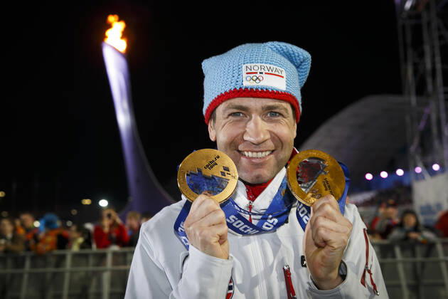 SOTSJI, RUSSIA 20140220 Winter Olympics , Olympic Games, in Sochi 2014 Medal ceremony Norwegian athlete Ole Einar Bjorndalen with his two Gold medals after the medal ceremony in the Sochi 2014 Winter Olympics, Sochi, Russia, in Fisht Olympic Stadium, 20th of February 2014 SOTJI RUSSIA x10550x  Copyright: xJunge,xHeikox OS SOTJI 2014 SKIDSKYTTE