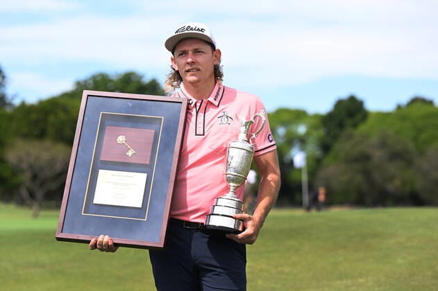 PGA, Golf Herren CHAMPIONSHIP PRESSERS, Cameron Smith is seen with the Keys to the city of Brisbane and the British Open trophy after a presentation ahead of the 2022 Australian PGA Championship, at Royal Queensland Golf Club in Brisbane, Tuesday, November 22, 2022. ( NO ARCHIVING, EDITORIAL USE ONLY, NO USE IN BOOKS WITHOUT CONSENT BRISBANE QUEENSLAND AUSTRALIA  Copyright: xDARRENxENGLANDx 20221122001733430639