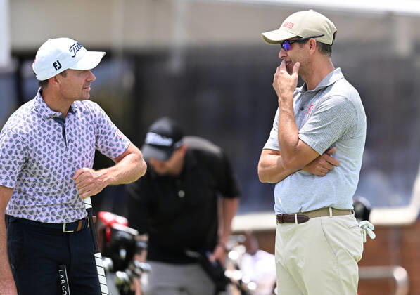 PGA, Golf Herren CHAMPIONSHIP PRESSERS, Brett Rumford (left) and Adam Scott (right) are seen on the practice green ahead of the 2022 Australian PGA Championship, at Royal Queensland Golf Club in Brisbane, Tuesday, November 22, 2022. ( NO ARCHIVING, EDITORIAL USE ONLY, NO USE IN BOOKS WITHOUT CONSENT BRISBANE QUEENSLAND AUSTRALIA  Copyright: xDARRENxENGLANDx 20221122001733467684
