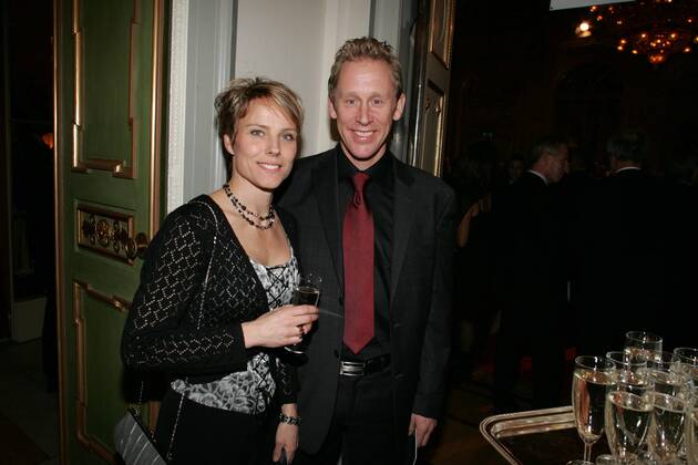 AFTONBLADET OUT STOCKHOLM 20051031 Former ski instructor Gunde Svan with his wife Marie in the crowd at the Olympic party at the Grand Hotel STOCKHOLM SWEDEN x7108x  Copyright: xMAGNUSxJÖNSSONx GUNDE OCH MARIE SVAN