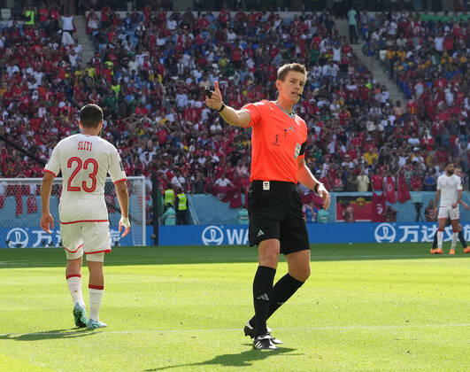 26 11 2022, Al Janoub Stadium, Doha, QAT, World Cup FIFA 2022, Group D, Tunisia vs Australia, in picture u23 , referee Daniel Siebert Germany Doha Al Janoub Stadium Qatar  eu-images-506