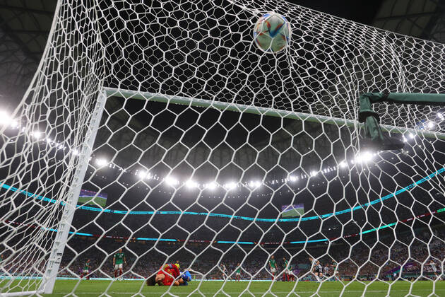 Guillermo Ochoa goalkeeper de Mexico receives a goal by Lionel Messi of Argentina during a FIFA World Cup, WM, Weltmeisterschaft, Fussball soccer match of the group phase between Argentina and Mexico at Lusail stadium in Lusail, Qatar 25 November 2022. World Cup 2022: Argentina vs. Mexico !ACHTUNG: NUR REDAKTIONELLE NUTZUNG!  Copyright: xJuanxIgnacioxRoncoronix GR6339 20221126-8f39ef0dd15d37a855164902151592b0c8fcff4a