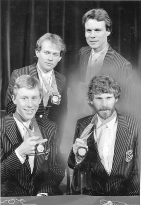 1984 Sarajevo Winter Olympics Cross-country skiing men Back row left Jan Ottosson, Benny Kohlberg Bottom row left Gunde Svan and Thomas Wassberg, cross-country skiers Sweden shows the medals after winning the relay at a press conference 1984 02 16 c TÖRNSTRÖM CALLE Aftonbladet IBL Bildbyra EXPRESSEN OUT AFTONBLADET 6581 Swedish celebrities x2512x  Copyright: xAftonbladet TTx OS SARAJEVO 1984