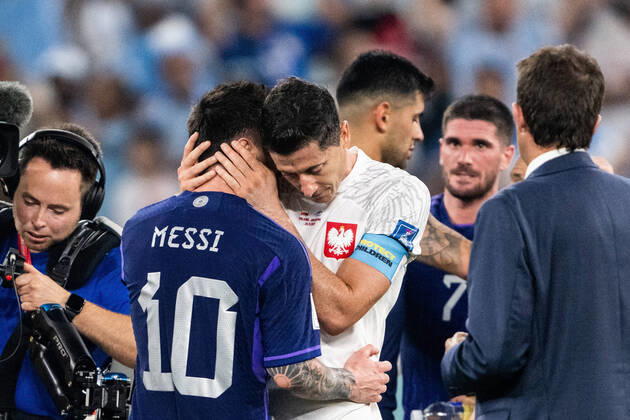 221130 Lionel Messi of Argentina and Robert Lewandowski of Poland after the FIFA World Cup 2022 football match between Poland and Argentina on November 30, 2022 in Doha Photo Joel Marklund BILDBYRAN code JM JM0396 bbeng football football soccer fotball world cup football world cup football world cup 2022 fifa world cup 2022 poland poland argentina,  Copyright: JOELxMARKLUND BB221130JM256