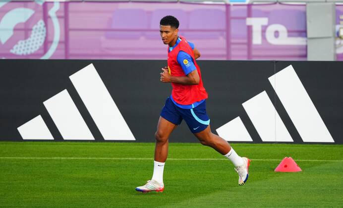 Mandatory Credit: Photo by Javier Garcia Shutterstock (13643375di) Jude Bellingham of England England Training, FIFA World Cup, WM, Weltmeisterschaft, Fussball 2022, Football, Al Wakrah Sports Complex, Al Wakrah, Qatar - 01 Dec 2022 Editorial Use Only England Training, FIFA World Cup 2022, Football, Al Wakrah Sports Complex, Al Wakrah, Qatar - 01 Dec 2022 Editorial Use Only Copyright: xJavierxGarcia Shutterstockx 13643375di