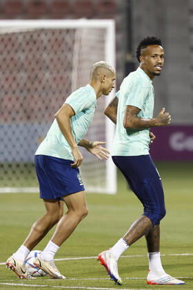 Brazil s defender Eder Gabriel Militao (R) participates in his national team, Nationalteam s training session at Al Arabi stadium in Doha, Qatar, in the frame of Qatar 2022 FIFA World Cup, WM, Weltmeisterschaft, Fussball 01 December 2022. Brazil is facing Cameroon on 02 December in their group G s third and last match. Brazil s training session !ACHTUNG: NUR REDAKTIONELLE NUTZUNG!  Copyright: xRODRIGOxJIMENEZx EVE1555 20221201-4dd22310fa8d806130c3b3dee5993edea162087b