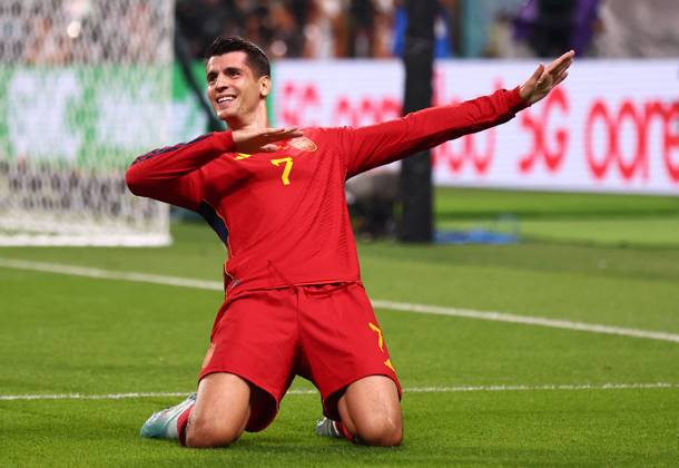 Doha, Qatar, 1st December 2022. Alvaro Morata of Spain celebrates scoring the first goal during the FIFA World Cup, WM, Weltmeisterschaft, Fussball 2022 match at Khalifa International Stadium, Doha. Picture credit should read: David Klein Sportimage EDITORIAL USE ONLY. No use with unauthorised audio, video, data, fixture lists, club league logos or live services. Online in-match use limited to 120 images, no video emulation. No use in betting, games or single club league player publications. SPI-2077-0024