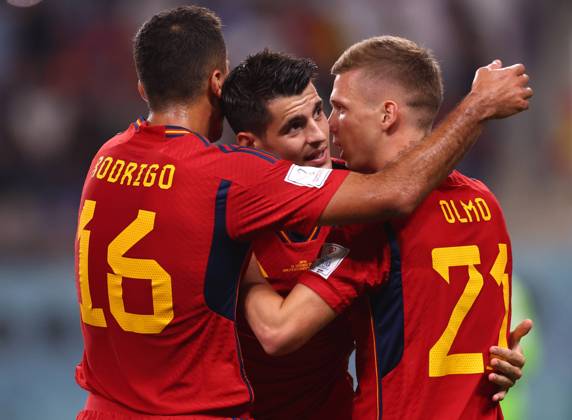 Doha, Qatar, 1st December 2022. Alvaro Morata of Spain (c) celebrates scoring the first goal during the FIFA World Cup, WM, Weltmeisterschaft, Fussball 2022 match at Khalifa International Stadium, Doha. Picture credit should read: David Klein Sportimage EDITORIAL USE ONLY. No use with unauthorised audio, video, data, fixture lists, club league logos or live services. Online in-match use limited to 120 images, no video emulation. No use in betting, games or single club league player publications. SPI-2077-0030
