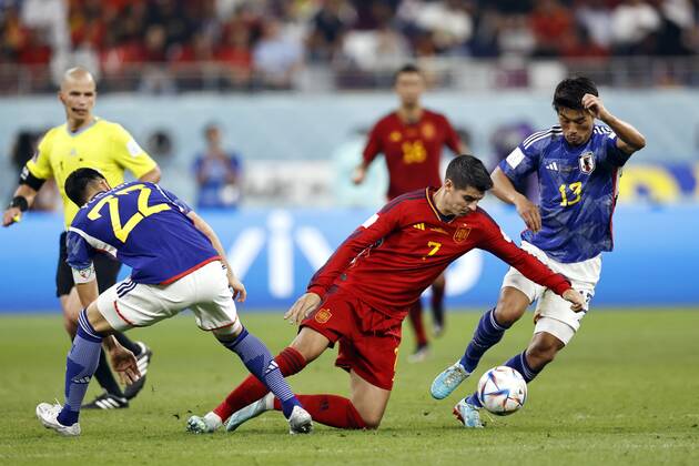 AL RAYYAN l r Maya Yoshida of Japan, Alvaro Morata of Spain, Hidemasa Morita of Japan during the FIFA World Cup Qatar 2022 group E match between Japan and Spain at Khalifa International stadium on December 1, 2022 in Ar Rayyan, Qatar AP Dutch Height MAURICE OF STONE FIFA World Cup Qatar 2022 2022 xVIxANPxSportx xMauricexvanxSteenxWKxIVx 458702903 originalFilename: 458702903.jpg