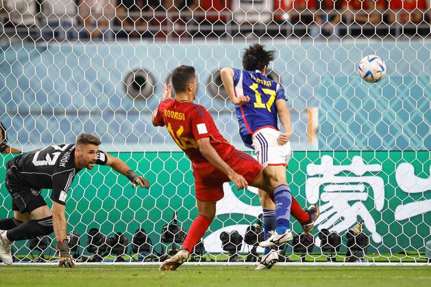 japan vs spain DOHA, CA - 01.12.2022: JAPAN VS SPAIN - TANAKA Ao from Japan scores the turning point during the match between Japan and Spain, valid for the group stage of the World Cup, held at Khalifa International Stadium in Doha, Qatar. (Photo: Rodolfo Buhrer La Imagem Fotoarena) x2303613x  RodolfoxBuhrer