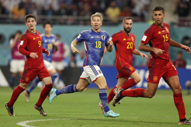 Japan gegen Spanien FIFA Fussball-Weltmeisterschaft 01. Dezember 2022, Doha FIFA Fussball-Weltmeisterschaft Katar Japan gegen Spanien Takuma Asano aus Japan Foto Charlotte Wilson Abseits Doha Katar  Copyright: xCharlottexWilsonx xOffsidexOffside