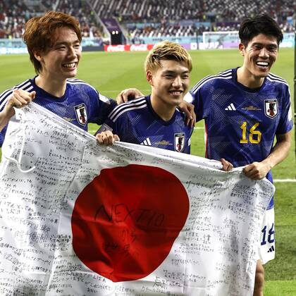 AL RAYYAN l r Ko Itakura of Japan, Ritsu Doan of Japan, Takehiro Tomiyasu of Japan during the FIFA World Cup Qatar 2022 group E match between Japan and Spain at Khalifa International stadium on December 1, 2022 in Ar Rayyan, Qatar AP Dutch Height MAURICE OF STONE FIFA World Cup Qatar 2022 2022 xVIxANPxSportx xMauricexvanxSteenxWKxIVx 458709791 originalFilename: 458709791.jpg