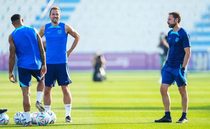 Mandatory Credit: Photo by Javier Garcia Shutterstock (13646877j) Harry Kane of England and Gareth Southgate manager of England England Training, FIFA World Cup, WM, Weltmeisterschaft, Fussball 2022, Football, Al Wakrah Sports Complex, Al Wakrah, Qatar - 03 Dec 2022 Editorial Use Only England Training, FIFA World Cup 2022, Football, Al Wakrah Sports Complex, Al Wakrah, Qatar - 03 Dec 2022 Editorial Use Only  Copyright: xJavierxGarcia Shutterstockx 13646877j