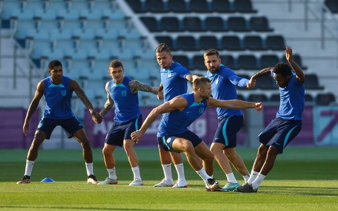 Mandatory Credit: Photo by Kieran McManus Shutterstock (13646879l) Eric Dier of England and Raheem Sterling of England (r) England Training, FIFA World Cup, WM, Weltmeisterschaft, Fussball 2022, Football, Al Wakrah Sports Complex, Al Wakrah, Qatar - 03 Dec 2022 Editorial Use Only England Training, FIFA World Cup 2022, Football, Al Wakrah Sports Complex, Al Wakrah, Qatar - 03 Dec 2022 Editorial Use Only  Copyright: xKieranxMcManus Shutterstockx 13646879l