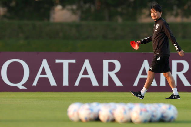 Japan Training Session - FIFA World Cup, WM, Weltmeisterschaft, Fussball Qatar 2022 Assistant coach of Japan Akinobu Yokouchi during Japan training session at Al Sadd SC training center in Doha, Qatar on December 03, 2022. IgorxKralj PIXSELL