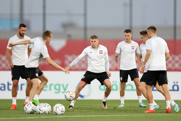 UMM SALAL MUHAMMAD 03.12.2022 MISTRZOSTWA SWIATA W PILCE NOZNEJ 2022 TRENING REPREZENTACJI POLSKI --- 2022 FIFA World Cup, WM, Weltmeisterschaft, Fussball POLISH FOOTBALL national team, Nationalteam TRAINING SESSION MATEUSZ WIETESKA KAROL SWIDERSKI SZYMON ZURKOWSKI DAMIAN SZYMANSKI KRZYSZTOF PIATEK FOT. PIOTR KUCZA FOTOPYK NEWSPIX.PL --- Newspix.pl POLAND OUT!  221204PYK082