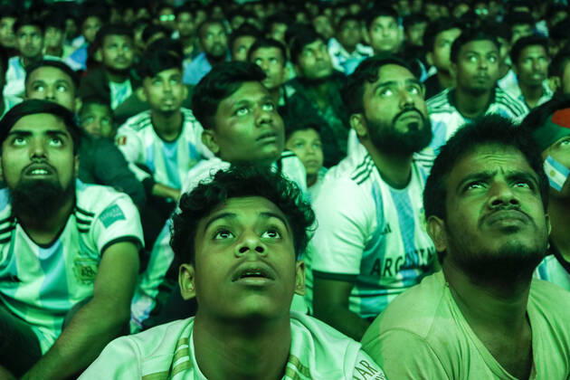 FIFA WM 2022, Argentinien - Australien, Public Viewing in Dhaka, Indien