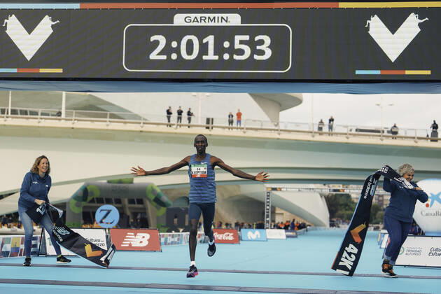 42nd Valencia Marathon Trinidad Alfonso 2022 Valencia, 04 12 2022 Kelvin Kiptum KEN wins the marathon with course record at the 42th Valencia Marathon Trinidad Alfonso 2022 on 04 12 2022 Copyright: xBEAUTIFULxSPORTS Flatemerschx