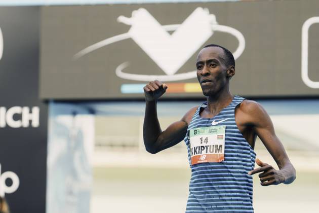 42nd Valencia Marathon Trinidad Alfonso 2022 Valencia, 04 12 2022 Kelvin Kiptum KEN wins the marathon with course record at the 42th Valencia Marathon Trinidad Alfonso 2022 on 04 12 2022 Copyright: xBEAUTIFULxSPORTS Flatemerschx
