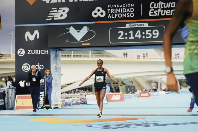 42th Valencia Marathon Trinidad Alfonso 2022 Valencia, 04 12 2022 Womens winner Amane Beriso Shankule ETH at the 42th Valencia Marathon Trinidad Alfonso 2022 on 04 12 2022 Copyright: xBEAUTIFULxSPORTS Flatemerschx