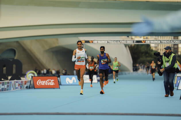 42nd Valencia Marathon Trinidad Alfonso 2022 Valencia, 04 12 2022 Letesenbet Gidey ETH during her marathon debut on the home stretch at the 42th Valencia Marathon Trinidad Alfonso 2022 on 04 12 2022 Copyright: xBEAUTIFULxSPORTS Flatemerschx