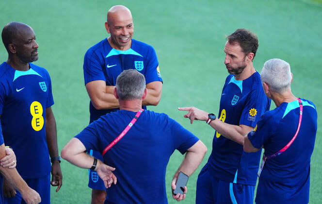 Mandatory Credit: Photo by Javier Garcia Shutterstock (13649416e) England manager Gareth Southgate speaks with his backroom staff England Training, FIFA World Cup, WM, Weltmeisterschaft, Fussball 2022, Football, Al Wakrah Sports Complex, Al Wakrah, Qatar - 05 Dec 2022 Editorial Use Only England Training, FIFA World Cup 2022, Football, Al Wakrah Sports Complex, Al Wakrah, Qatar - 05 Dec 2022 Editorial Use Only  Copyright: xJavierxGarcia Shutterstockx 13649416e