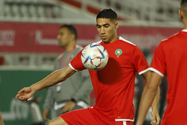 Morocco s defender Acharf Hakimi takes part in a training session of the team held at Doha, Qatar, 05 December 2022. Marruecos will face Spain on the upcoming 06 December in a round of 16 soccer match of the Qatar 2022 World Cup. Morocco s training session !ACHTUNG: NUR REDAKTIONELLE NUTZUNG!  Copyright: xJuanJoxMartinx EVE1780 20221205-e976d520956d7843806008e43be603d67953070c
