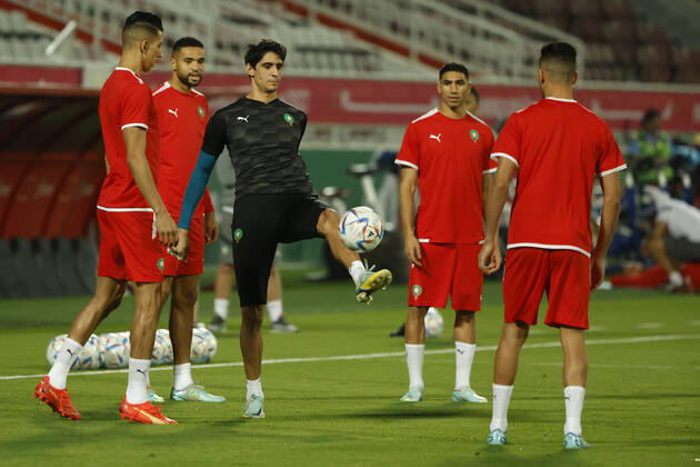 Morrocco s goalkeeper, Munir El Kajoui (3rd-L) takes part in a training session at Doha, Catar on 05 December 2022. Marruecos will face Spain on the upcoming 06 December in a round of 16 match of the Qatar 2022 World Cup Morocco s training session !ACHTUNG: NUR REDAKTIONELLE NUTZUNG!  Copyright: xJuanJoxMartinx EVE1781 20221205-ef510d1f1abc172993c2542e6460500ab686e3fa