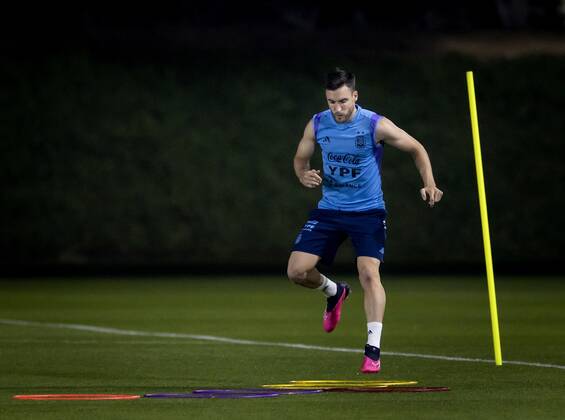 DOHA Nicolas Tagliafico during a training session of the Argentina national team on December 5, 2022 in Doha, Qatar Argentina will meet the Dutch national team in the eighth final ANP KOEN VAN WEEL FIFA World Cup Qatar 2022 2022 xVIxANPxSportx xxANPxIVx 458921675 originalFilename: 458921675.jpg