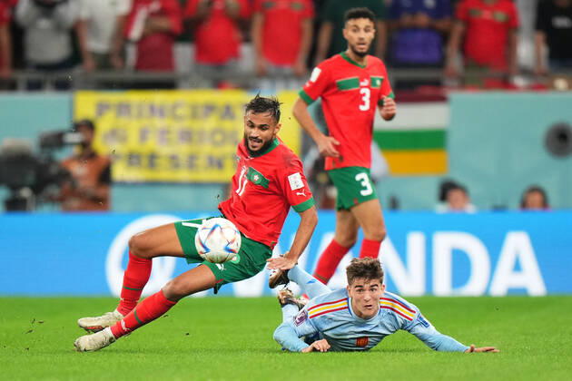 QAT: Spain v Germany. FIFA World Cup, WM, Weltmeisterschaft, Fussball Qatar 2022 Pablo Martin Gavi of Spain and Sofiane Boufal of Morocco during the FIFA World Cup Qatar 2022 match, Group E, between Spain and Germany played at Al Bayt Stadium on Nov 27, 2022 in Al Khor, Qatar. Copyright: xBaguxBlancox xPRESSINx WC_221206_023