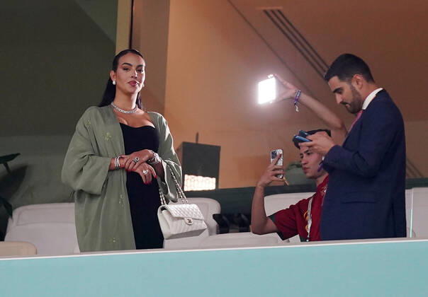 FIFA WM 2022, Portugal - Schweiz, Ronaldos Freundin Georgina Rodriguez auf der Tribüne
