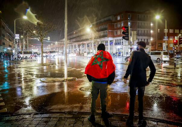FIFA WM 2022, Marokko - Spanien, Marokko Fans feiern in Den Haag