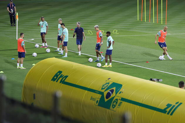 Brazil Training Session - FIFA World Cup, WM, Weltmeisterschaft, Fussball Qatar 2022 Players of Brazil during Brazil training session at Al Arabi SC Stadium in Doha, Qatar on December 6, 2022. GoranxStanzl PIXSELL
