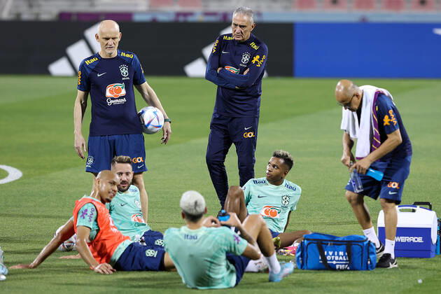 Brazil Training Session - FIFA World Cup, WM, Weltmeisterschaft, Fussball Qatar 2022 Head Coach of Brazil Tite during Brazil training session at Al Arabi SC Stadium in Doha, Qatar on December 6, 2022. GoranxStanzl PIXSELL