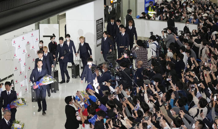FIFA WM 2022, Nationalteam Japan, Empfang der Mannschaft am Flughafen